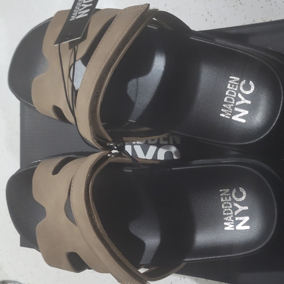 Steve Madden Women Brown Slide Sandals - Picture 4 of 7